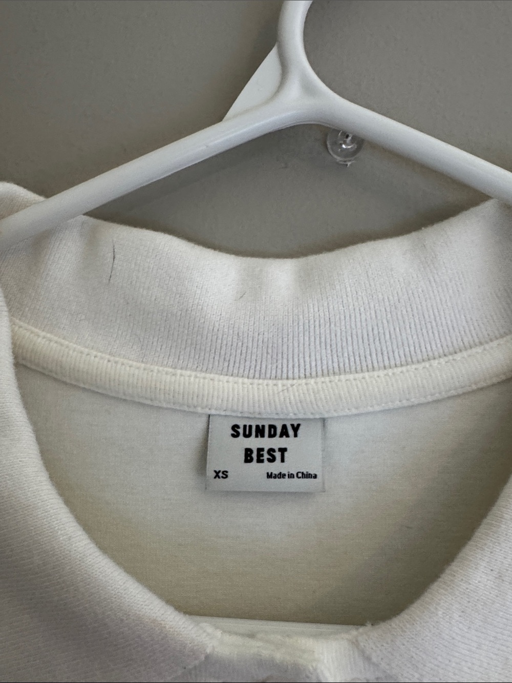 SUNDAY BEST COLLARED CROP TOP - Picture 2 of 6